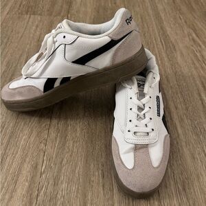 Reebok Classic White and Suede Gum sole sneaker